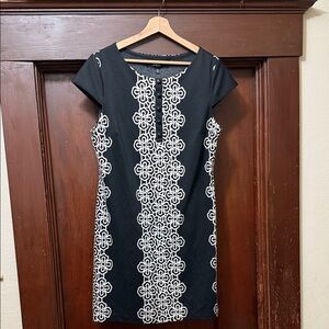 Flattering, cute dress - slight retro vibe